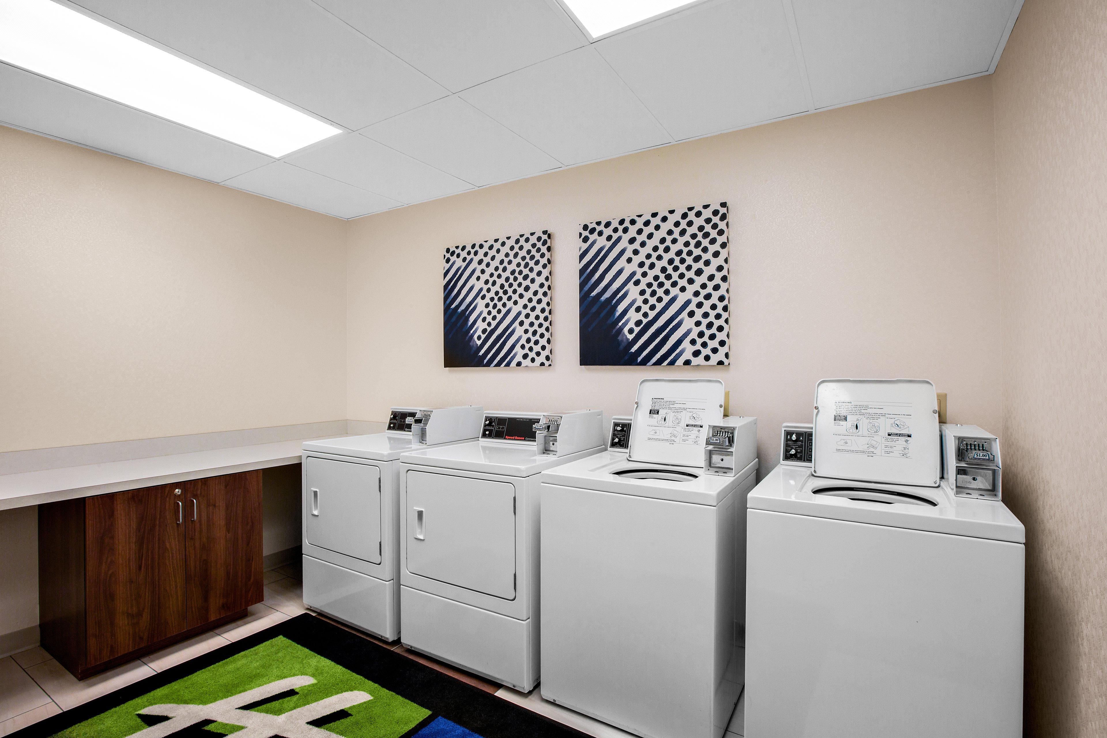 Holiday Inn Express Hotel & Suites Ontario By Ihg Esterno foto