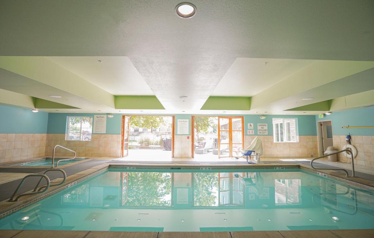 Holiday Inn Express Hotel & Suites Ontario By Ihg Esterno foto